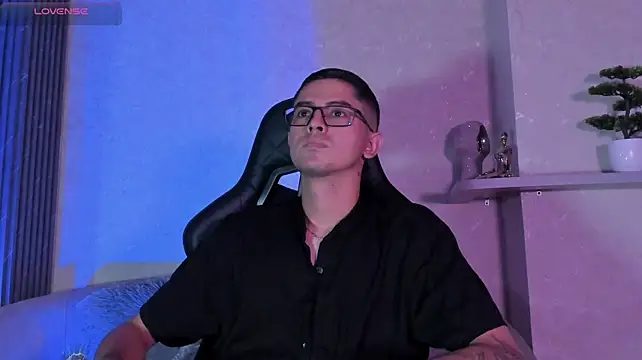 XXX chat uživo modela Ostin_Colt