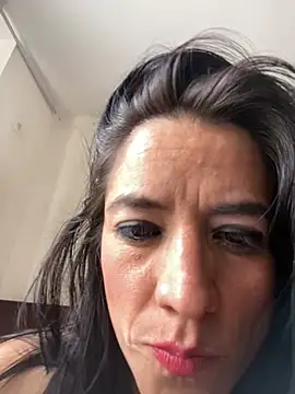 Chat +18 de Mila_rebel ao vivo