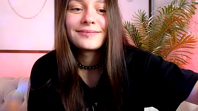 EffyGoddess Adlı Modelin Canlı XXX Sohbeti
