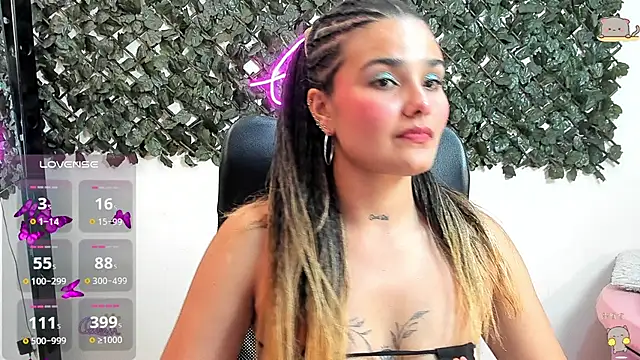 DestinyHills – Naživo XXX chat