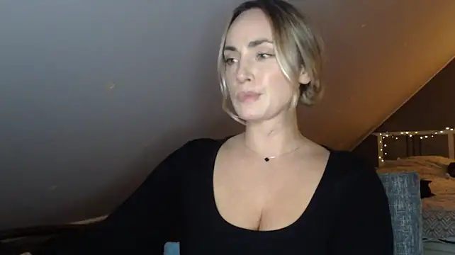 Živý XXX chat ScarlettSensitive
