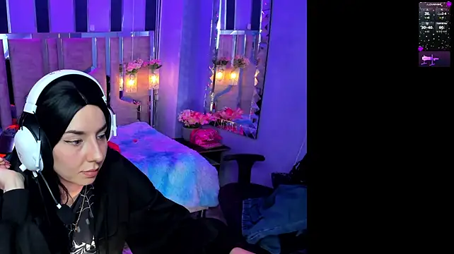 Chat +18 de NicoleFerrel ao vivo