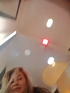 _Pamelamilff Chat XXX in diretta