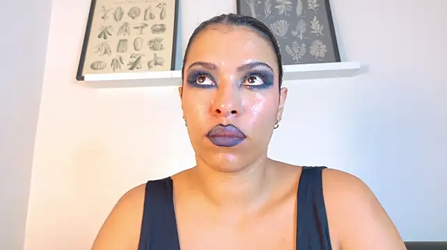 Živý XXX chat RiriiBrunette__