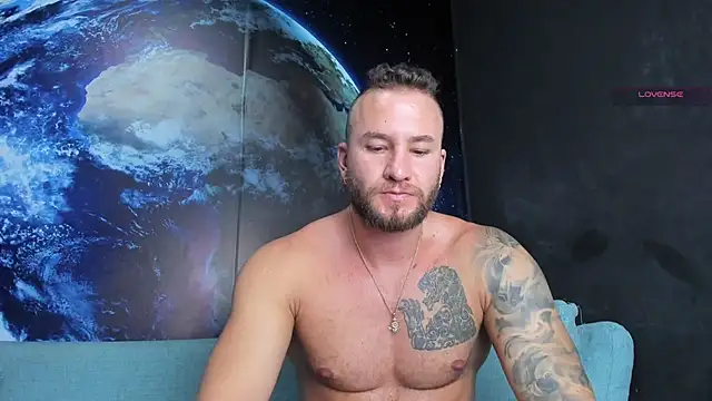 XXX chat uživo modela delessandro_world