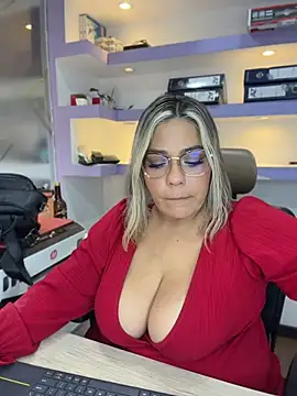 isabella_horney_ Adlı Modelin Canlı XXX Sohbeti