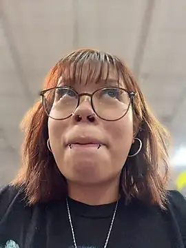 Chat +18 de moan4mona ao vivo