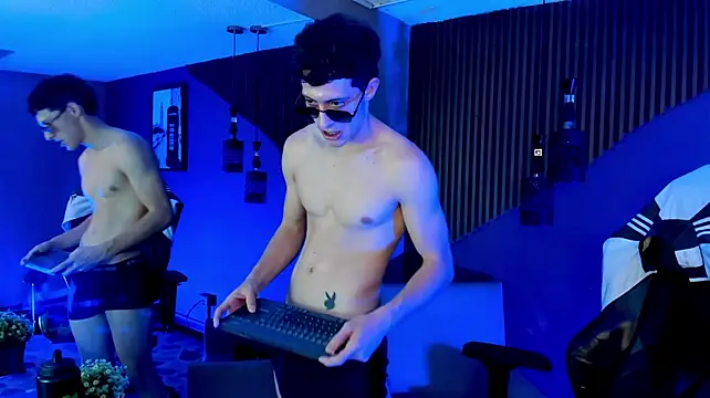 TheGhostforeeonss Live XXX-chat