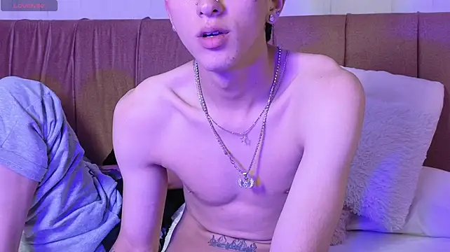 XXX chat uživo modela keily_carty