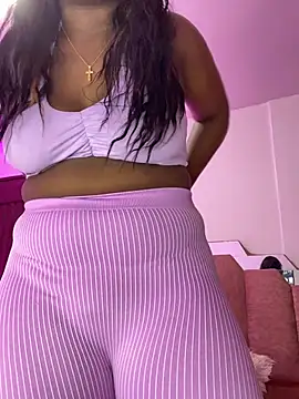 LoveQueen2 Adlı Modelin Canlı XXX Sohbeti