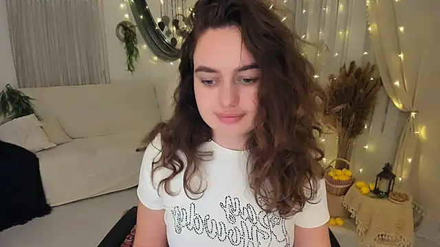 MiracleCurly XXX чат на живо