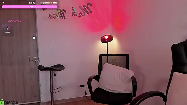 Mikeyvioleta_ 라이브 XXX 채팅
