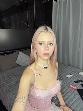 Lucy_Bambi 现场XXX聊天