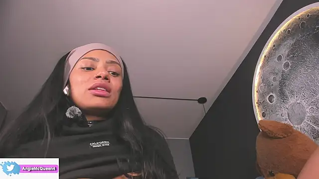 Sarajames Chat XXX in diretta