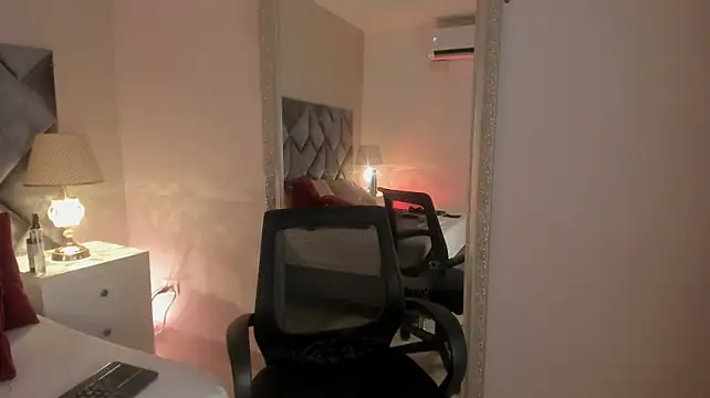 Luisa0110 Adlı Modelin Canlı XXX Sohbeti