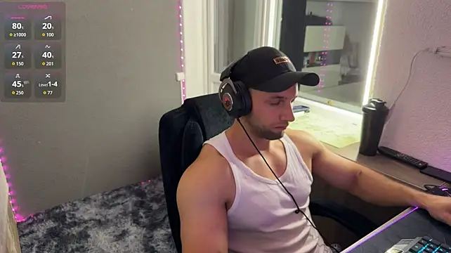 michaelbradleu's Live XXX Chat
