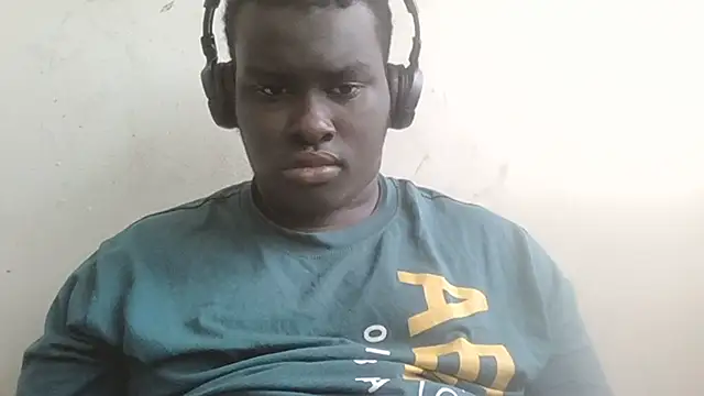 XXX chat uživo modela KIngAtlasMensah
