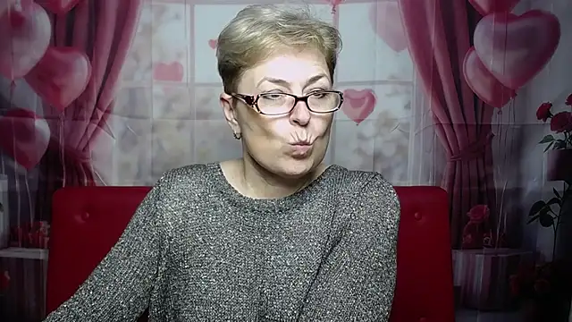 EmiliaGree Chat XXX live