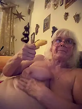 Chatroom XXX en direct de HotGrandma70
