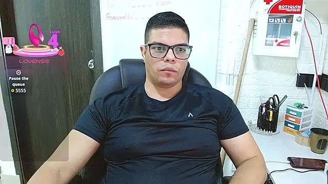 Realjoel01's Live XXX Chat