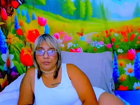 Chat +18 de indianroxy ao vivo