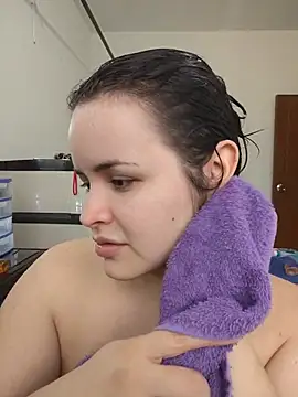 SeleneLuminari8 élő XXX-chatje