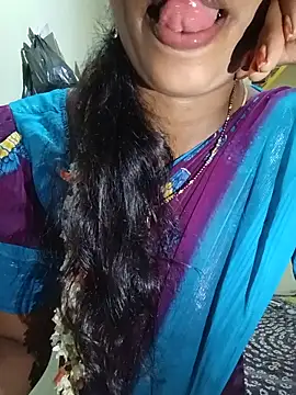 Kavya5500のライブXXXチャット