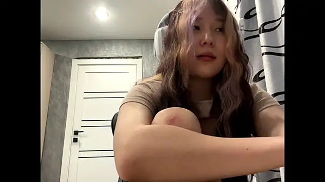 WillenaNecessary's Live XXX Chat