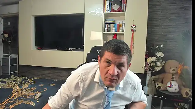 SpartacusDaddy48's Live XXX Chat