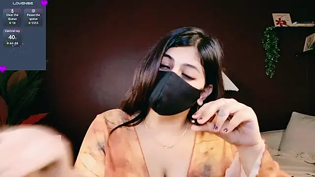 Mysterious_krishaa's Live XXX Chat