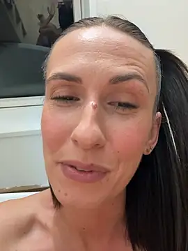 lola_tentatiion's Live XXX Chat