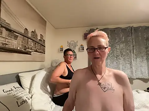 Curvy-Jinx: онлайн-секс-чат