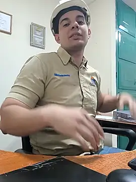 Officeb0y's Live XXX Chat