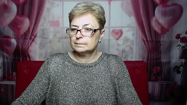 EmiliaGree Adlı Modelin Canlı XXX Sohbeti
