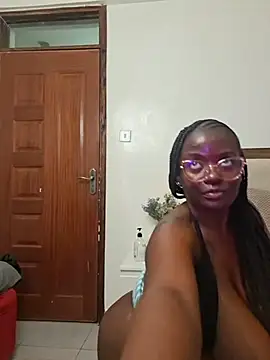 bustytemptress1 Adlı Modelin Canlı XXX Sohbeti