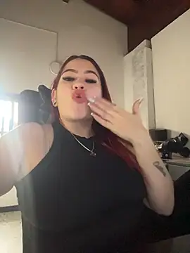 Chatroom XXX en direct de MiaBlis