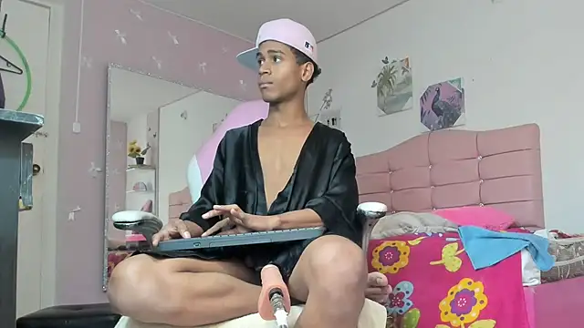 Santy_bigcock_01 webcam show