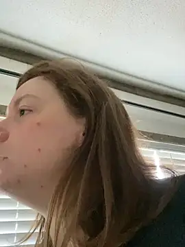 Strawberrykisses96's Live XXX Chat