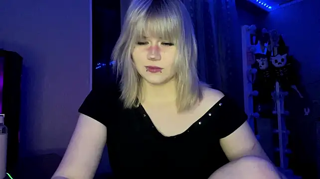 HelloKinki Live XXX-Chat
