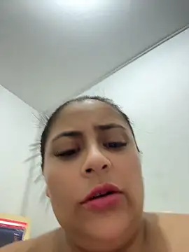 Angie_e Adlı Modelin Canlı XXX Sohbeti