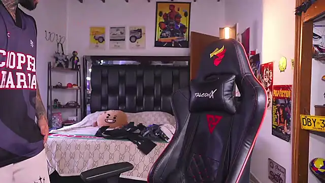 Chat XXX ao vivo de logan_hugh8