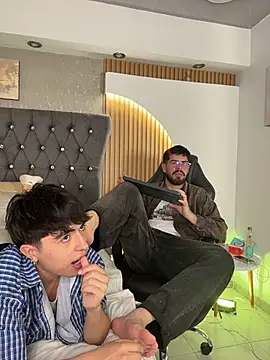 Czat XXX na żywo – DomBoy_