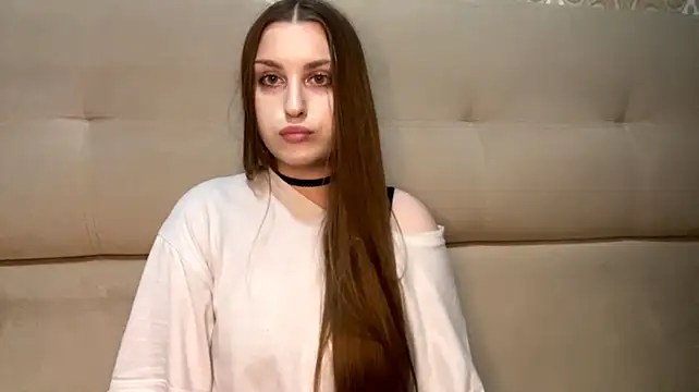 Adelehello: онлайн-секс-чат