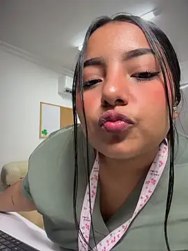 Mia_roussee_ – Live XXX-chat