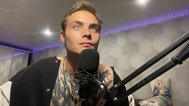 Živý XXX chat ErnestTarlet