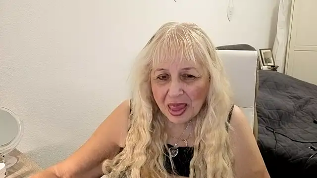 SusiLifeXXX élő XXX-chatje