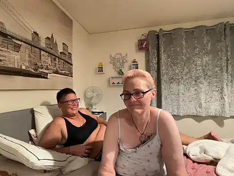 Živý XXX chat Curvy-Jinx
