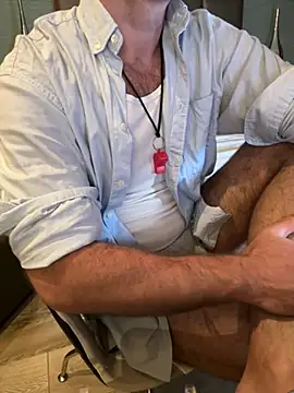 Coach_85's Live XXX Chat