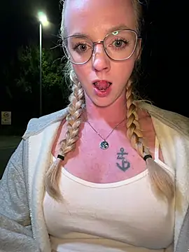 LinaLeana XXX чат на живо
