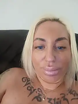 MiaMooly – Naživo XXX chat